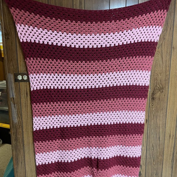 Crocheted Striped Cuddle Throw Blanket 50x60 - Picture 6 of 6